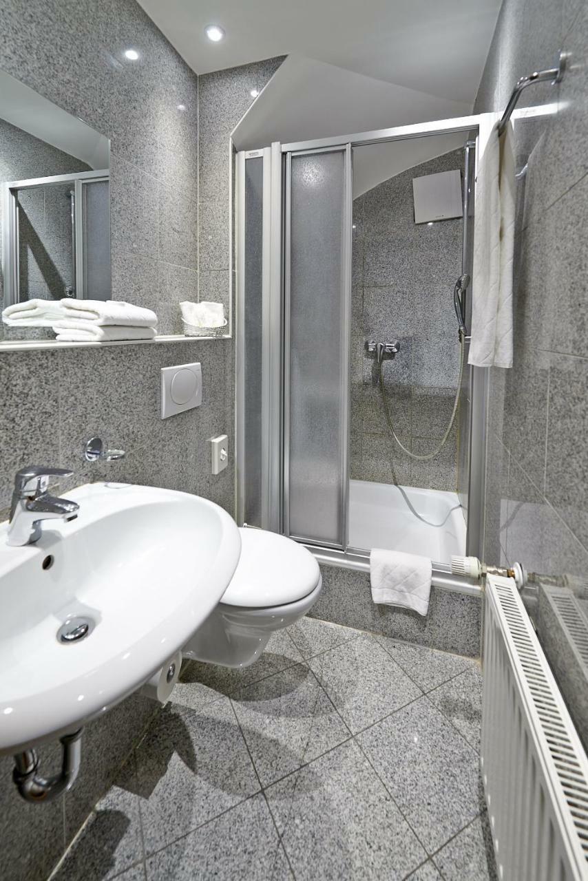 Hotel Hafentor ฮัมบูร์ก ภายนอก รูปภาพ